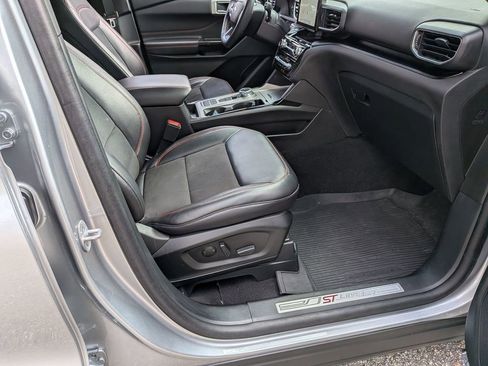 Used 2024 Ford Explorer ST-Line w/ Class IV Trailer Tow Package image 33