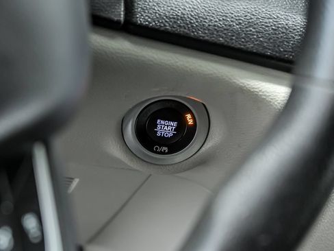 Used 2021 Chrysler Voyager LX FWD image 24