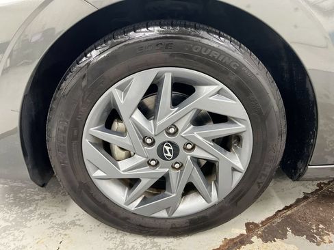 Used 2024 Hyundai Elantra SEL FWD image 27