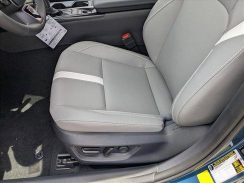 New 2025 Toyota Camry SE image 4