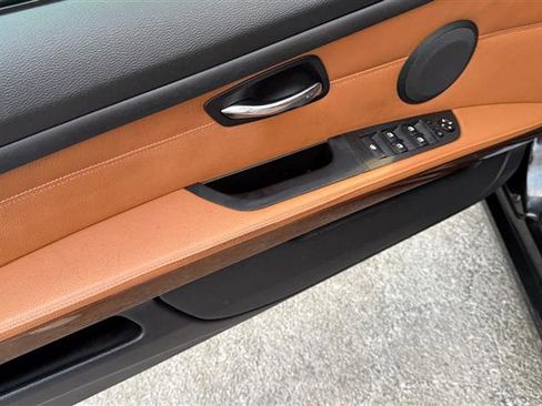 Used 2009 BMW 335i Convertible image 21