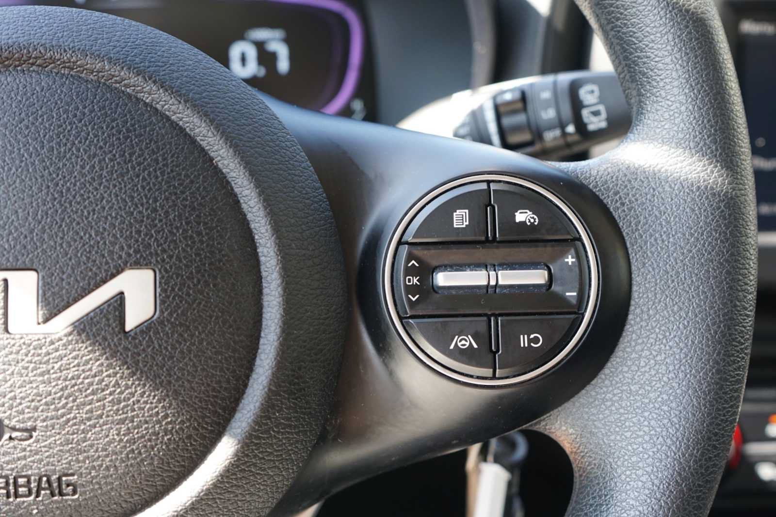 Used 2025 Kia Soul LX w/ LX Technology Package FWD image 13