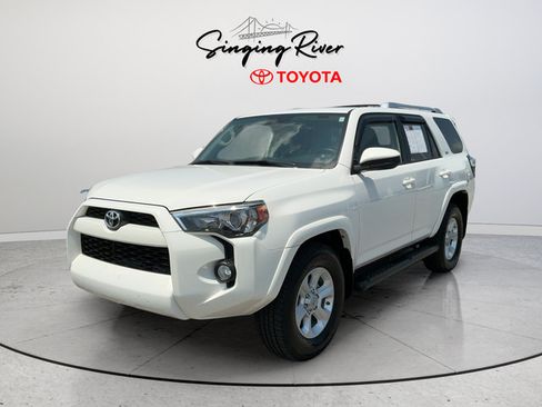 Used 2016 Toyota 4Runner SR5 RWD image 3