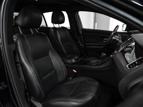 Used 2015 Ford Taurus Limited FWD image 29