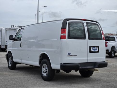 Used 2020 Chevrolet Express 2500 w/ Communications Package RWD image 5
