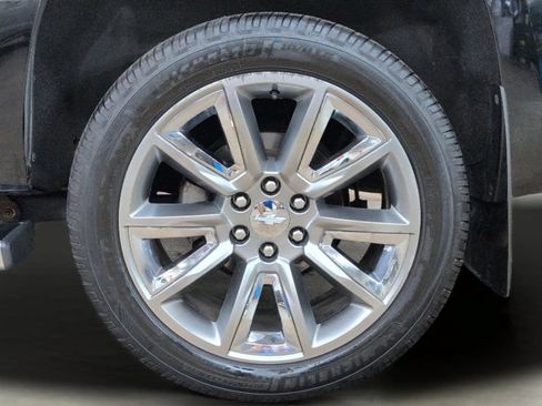 Used 2017 Chevrolet Tahoe LT w/ LT Signature Package AWD/4WD image 32