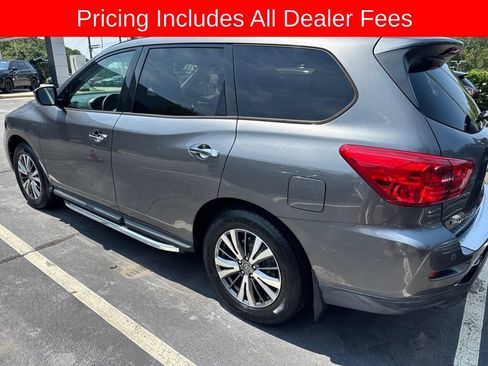 Used 2020 Nissan Pathfinder SV w/ Cargo Package FWD image 4