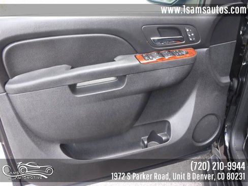 Used 2013 Chevrolet Avalanche LTZ image 29