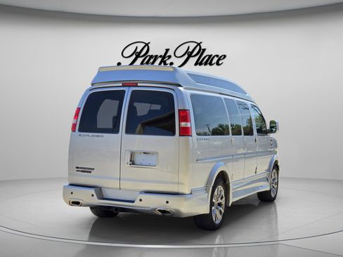 Used 2023 Chevrolet Express 2500 image 8