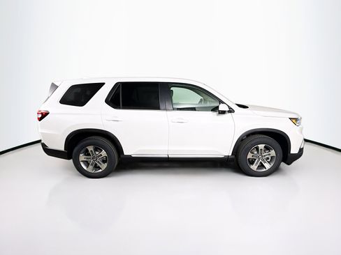 New 2025 Honda Pilot EX-L image 2