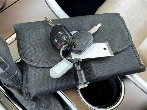 Used 2013 Ford Edge SEL image 14