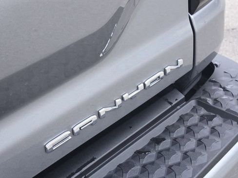 Used 2024 GMC Canyon Denali AWD/4WD image 11