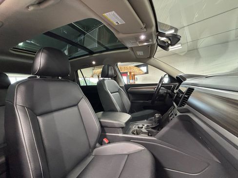 Used 2021 Volkswagen Atlas SE w/ Panoramic Sunroof Package image 14