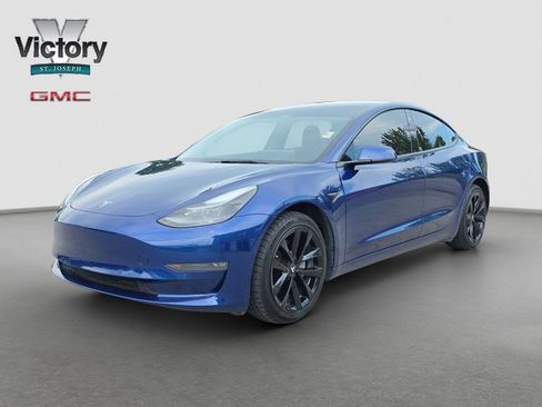 Used 2022 Tesla Model 3 Long Range AWD/4WD image 3