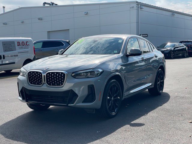 Used 2024 BMW X4 xDrive30i w/ Premium Package AWD/4WD image 2