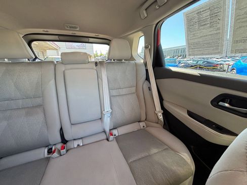 Used 2025 Nissan Rogue SV AWD/4WD image 39
