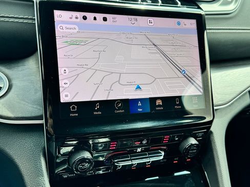 Used 2022 Jeep Grand Cherokee L Limited AWD/4WD image 26