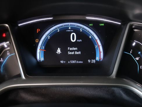Used 2017 Honda Civic Touring image 4