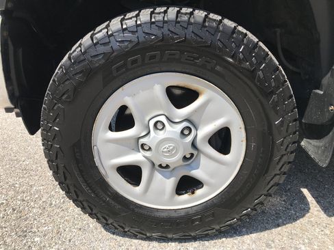 Used 2016 Toyota Tundra SR5 AWD/4WD image 11