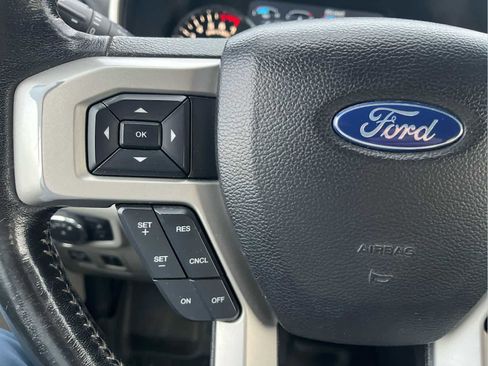 Used 2019 Ford F150 Lariat image 29