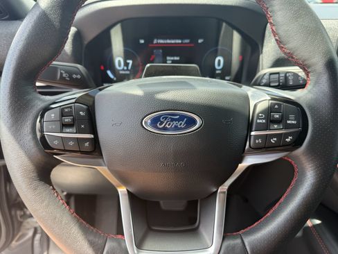 Certified 2025 Ford Explorer ST-Line AWD/4WD image 38