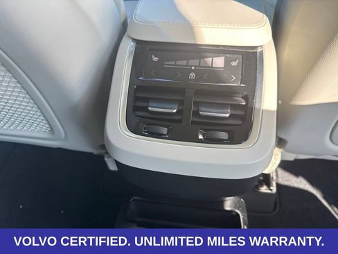 Certified 2023 Volvo XC90 B6 Plus w/ Protection Package Premier AWD/4WD image 17