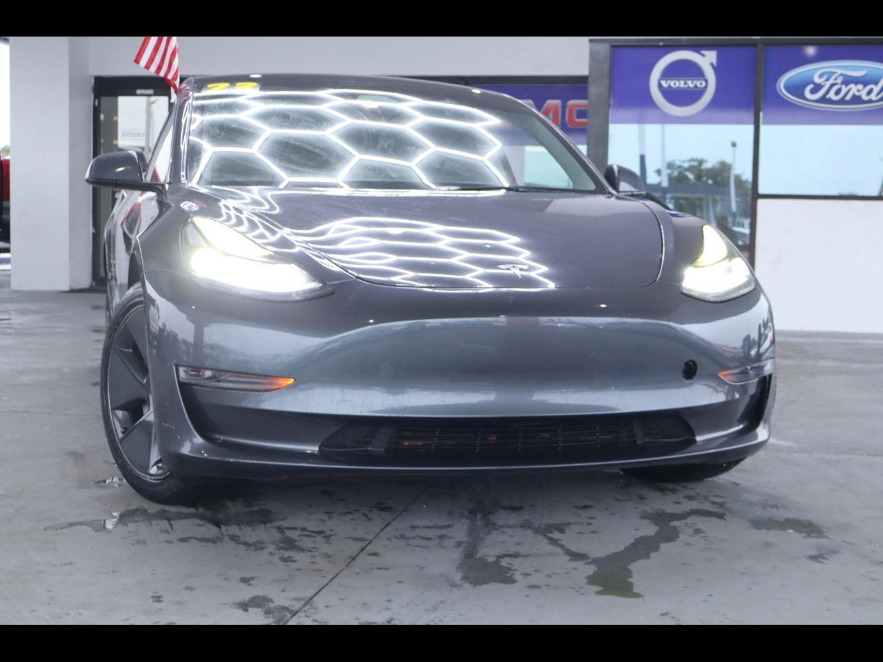 Used 2023 Tesla Model 3 Standard Range RWD image 1