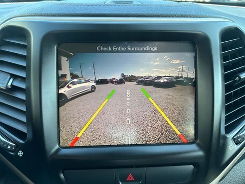 Used 2015 Jeep Cherokee Limited AWD/4WD image 13