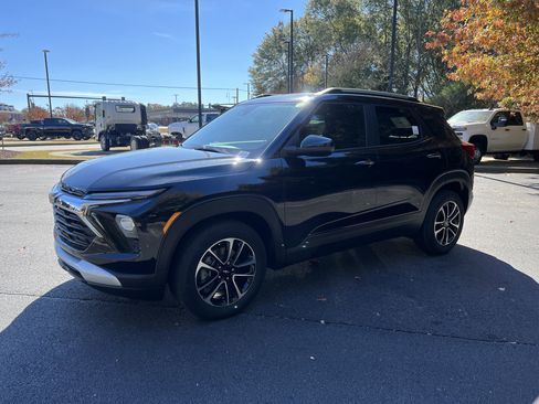 New 2026 Chevrolet TrailBlazer LT w/ LT Cold Weather Package FWD image 6