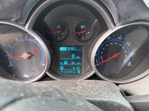 Used 2014 Chevrolet Cruze LT FWD image 3