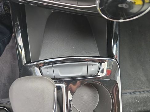 Used 2025 Chevrolet Trax LT FWD image 31