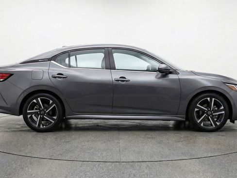 Used 2025 Nissan Sentra SV FWD image 11