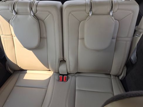 Used 2021 Lincoln Aviator Reserve w/ Equipment Group 201A RWD image 8