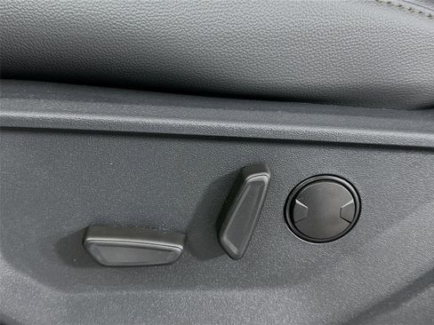 New 2026 Ford F250 Lariat w/ Black Appearance Package image 22