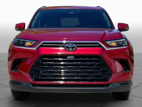 Used 2025 Toyota Grand Highlander XLE FWD image 4