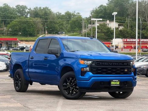 Used 2022 Chevrolet Silverado 1500 Custom AWD/4WD image 1