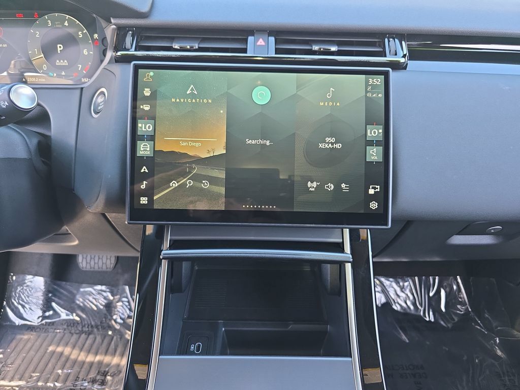 Certified 2026 Land Rover Range Rover Velar S AWD/4WD image 20