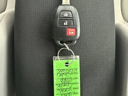 Used 2022 Toyota Corolla Cross L AWD/4WD image 31