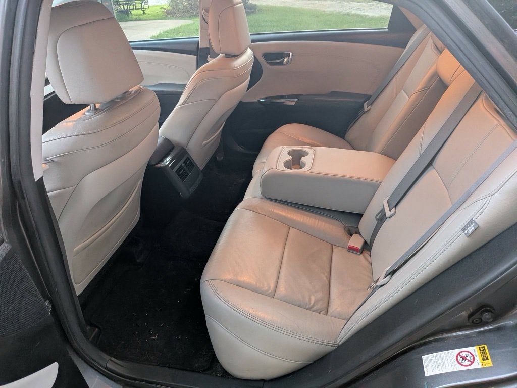 Used 2013 Toyota Avalon XLE FWD image 6