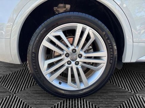 Used 2019 Audi Q5 2.0T Premium Plus w/ Premium Plus Package AWD/4WD image 32