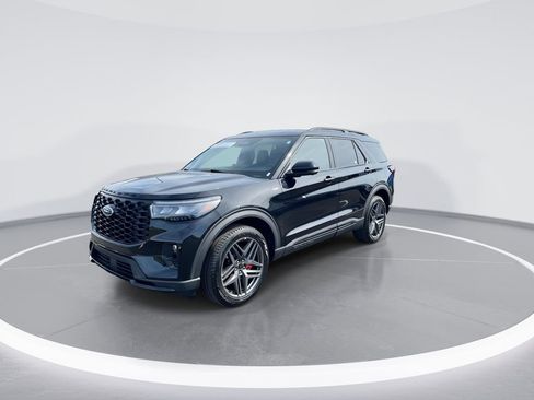 Used 2025 Ford Explorer ST-Line w/ ST-Line Street Pack AWD/4WD image 4