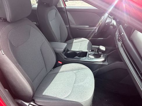 Used 2025 Kia K4 FWD image 33