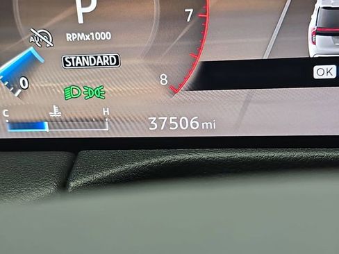 Used 2025 Nissan Armada SL image 27