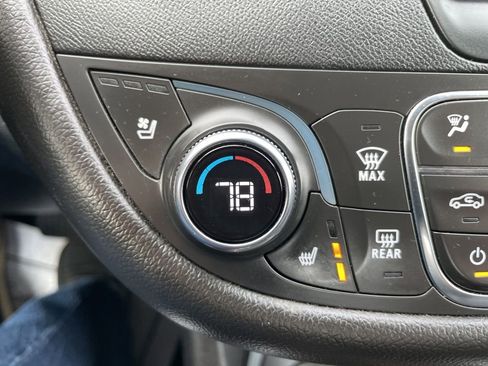 Used 2021 Chevrolet Malibu Premier image 12