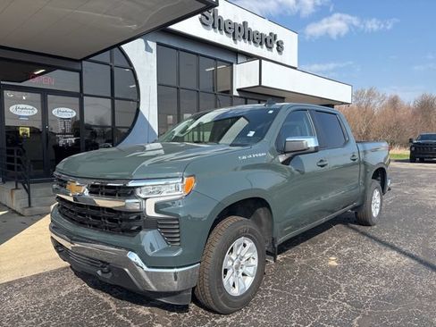 Used 2025 Chevrolet Silverado 1500 LT AWD/4WD image 2