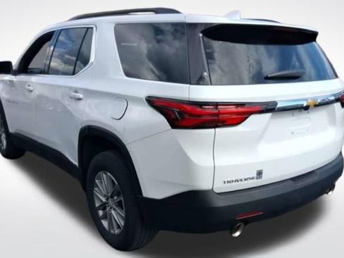Used 2023 Chevrolet Traverse LT FWD image 7