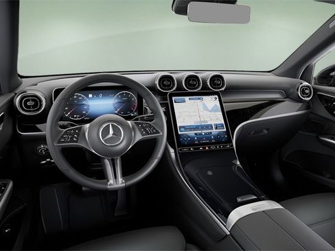 Used 2025 Mercedes-Benz GLC 300 image 38