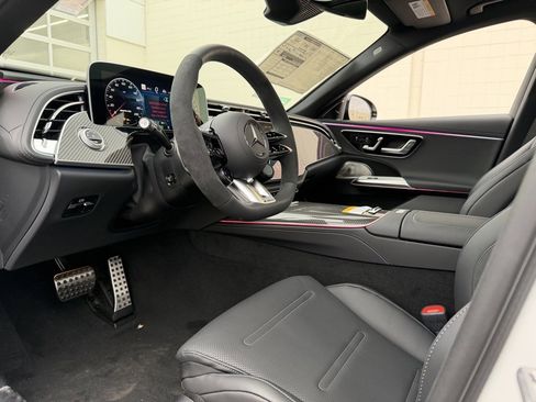 New 2026 Mercedes-Benz E 53 AMG e 4MATIC Sedan image 4
