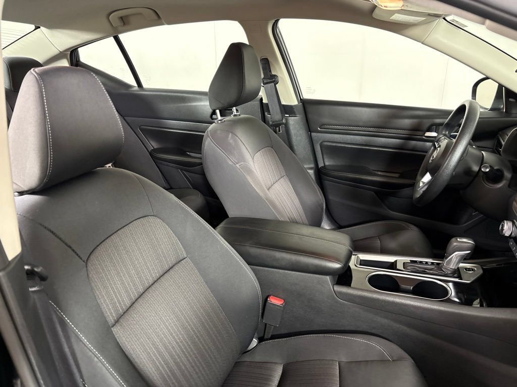 Used 2024 Nissan Altima 2.5 SV FWD image 21