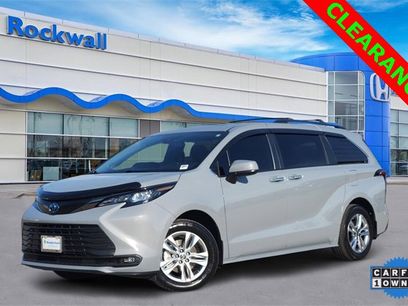 Used 2023 Toyota Sienna XLE Woodland Edition